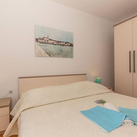 Three Bedroom Apartment In Biograd Биоград-на-Мору Экстерьер фото