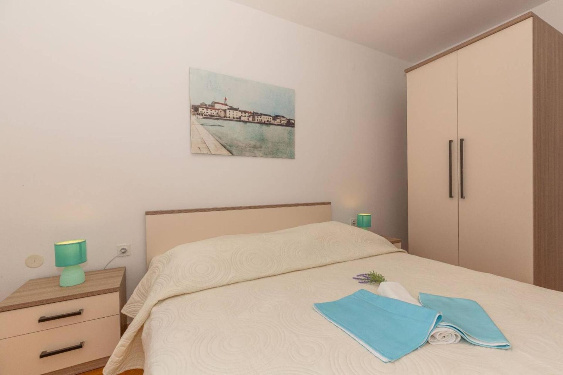 Three Bedroom Apartment In Biograd Биоград-на-Мору Экстерьер фото