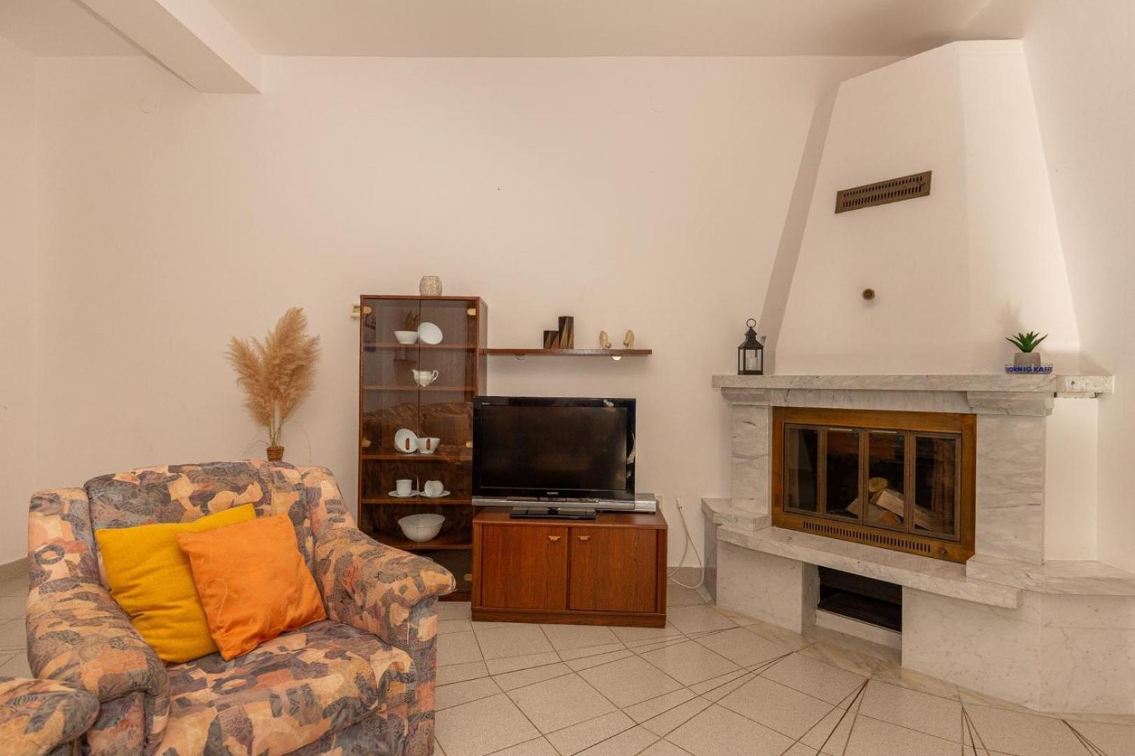 Three Bedroom Apartment In Biograd Биоград-на-Мору Экстерьер фото